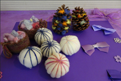 パープルリボン装飾品画像